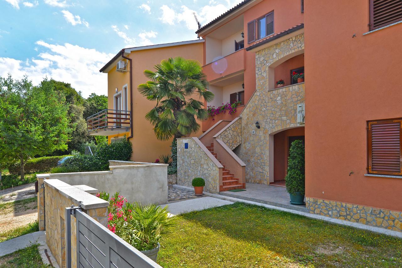 Apartment Puzar 295 Štinjan Екстериор снимка